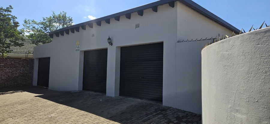 4 Bedroom Property for Sale in Monument Heights Northern Cape